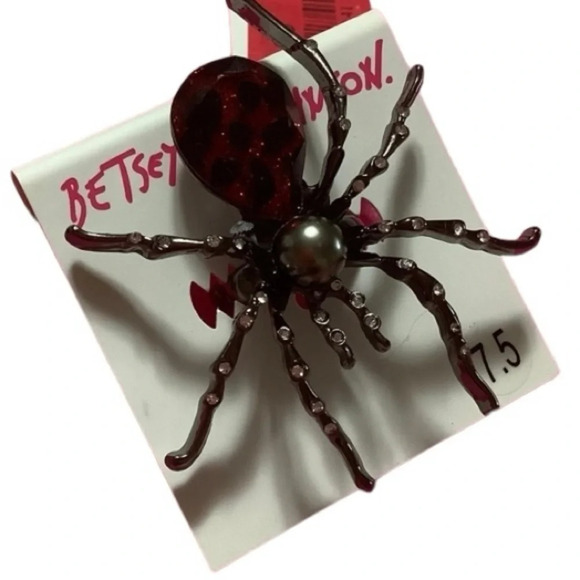 BETSEY JOHNSON Halloween Crystals Black & Red Spider Size 7.5 Ring NEW NWT - Picture 2 of 4